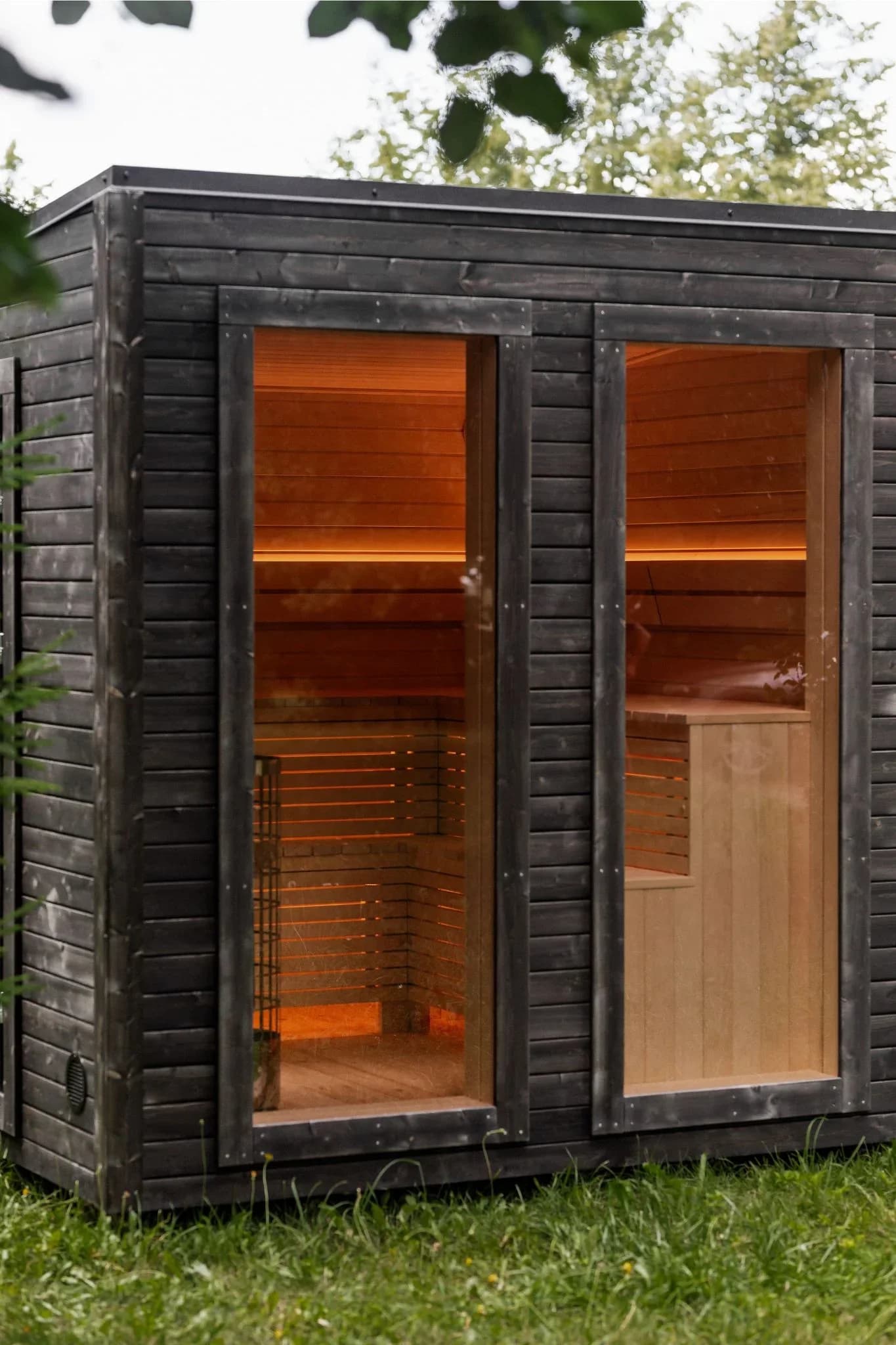 Outdoor Insulated Garden Sauna (2.5m x 2.5m)