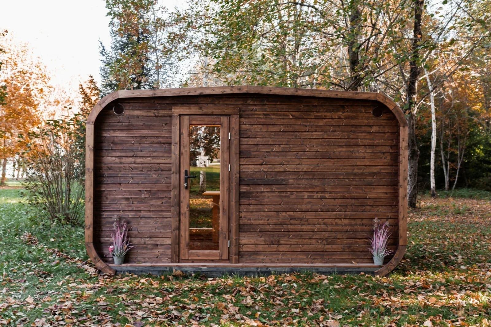 Outdoor Reverse-Layout Wooden Sauna with Changing Room for 6 People (2.5m x 4m)