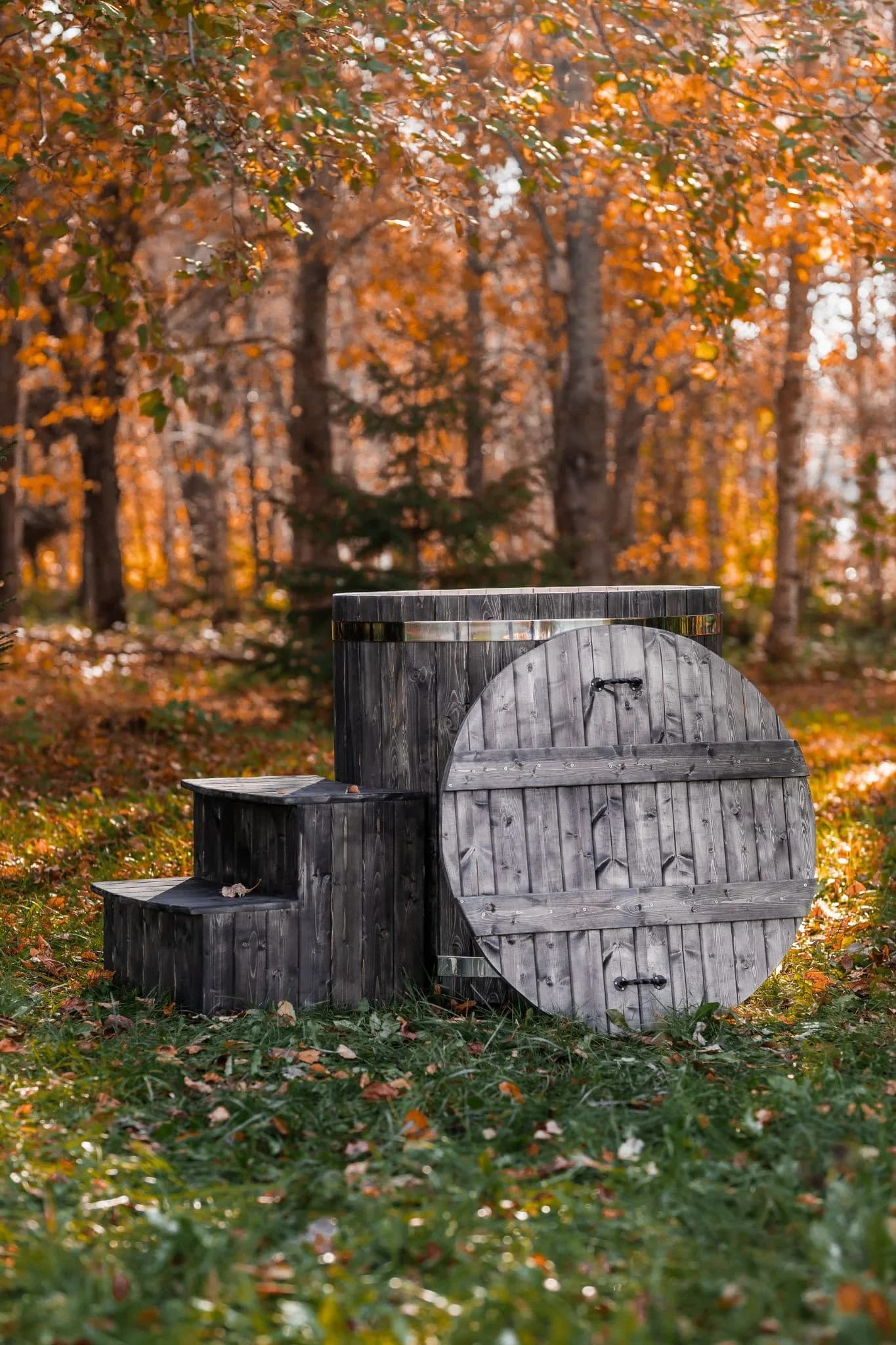 Outdoor Single-Person Wooden Cold Plunge Tub