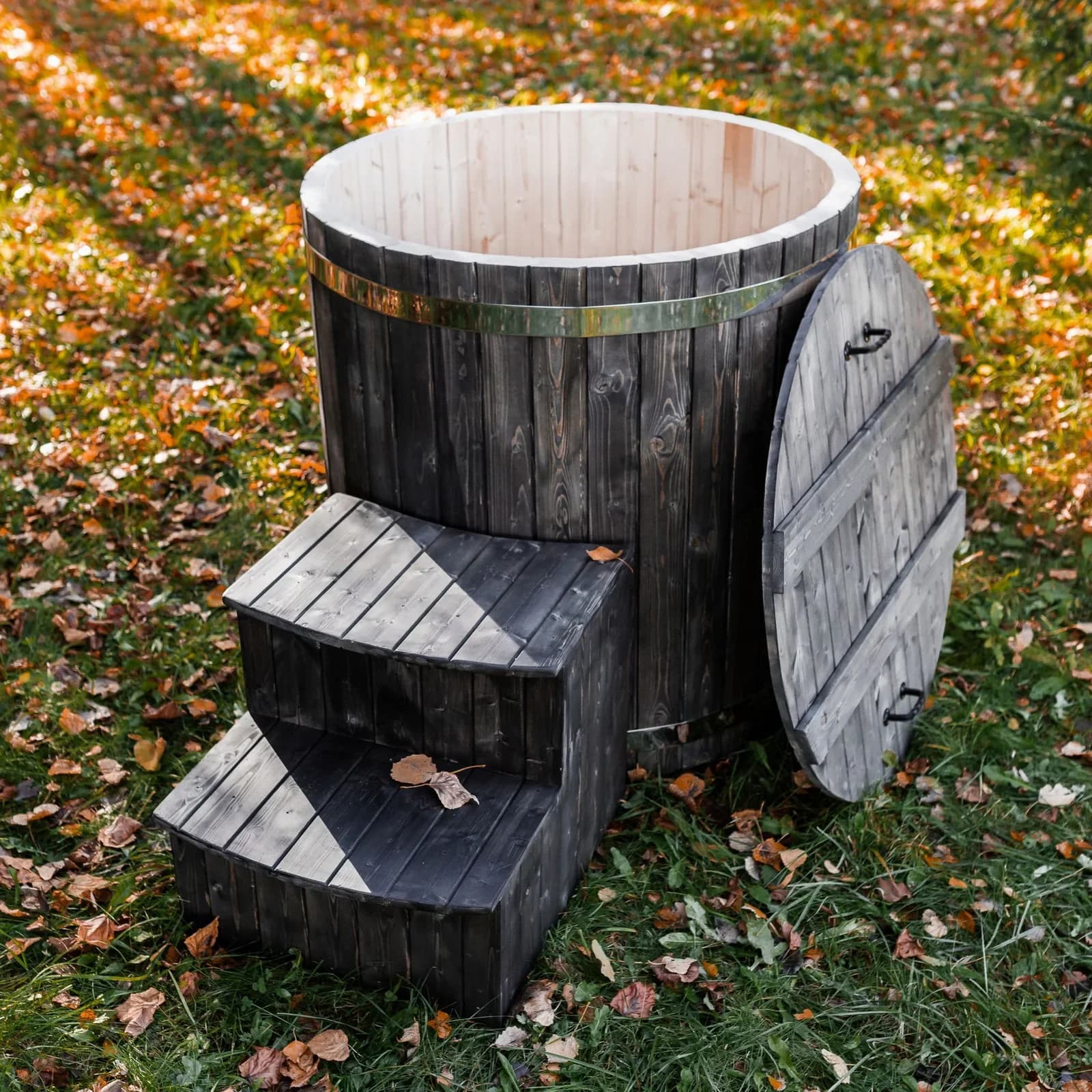 Outdoor Single-Person Wooden Cold Plunge Tub, view 4