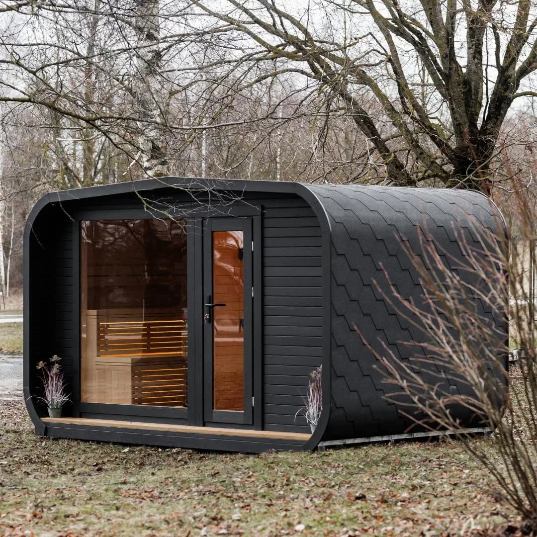 Outdoor Wooden Sauna with Changing Room for 6 People (2.5m x 6m)